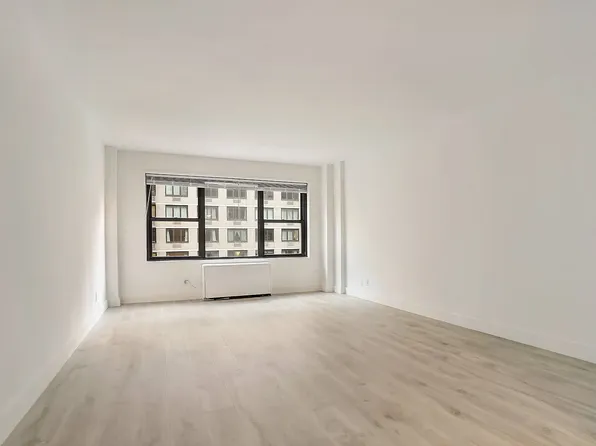 120 E 34th St #9CD, New York, NY 10016