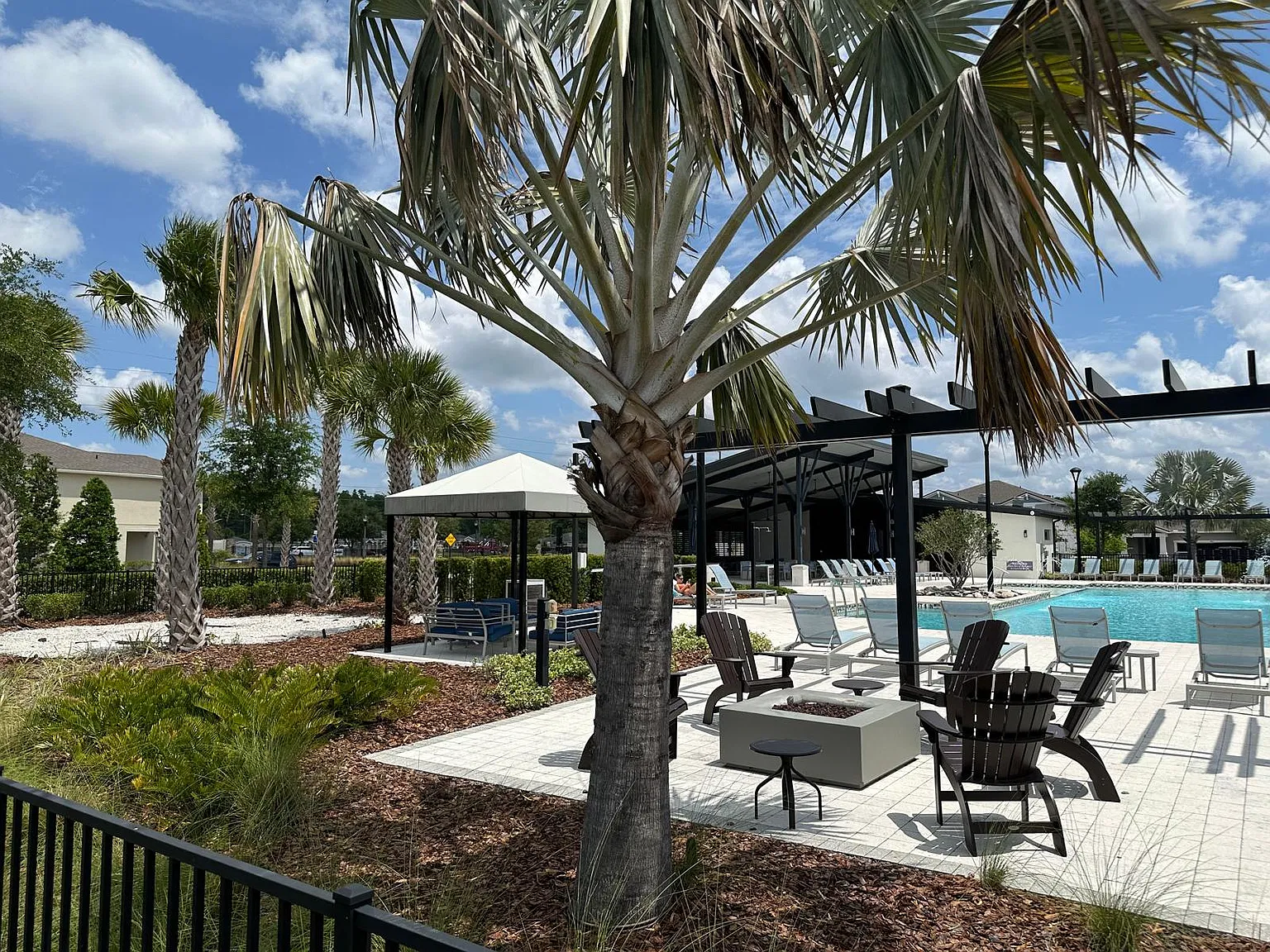 4 bed, 2586 sqft, $2,950 — Photo 4