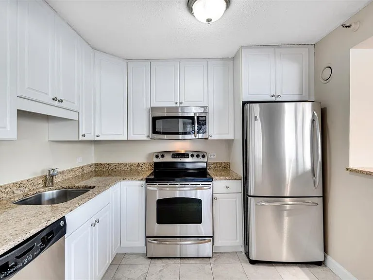 10 E Ontario St #802 — Photo 1