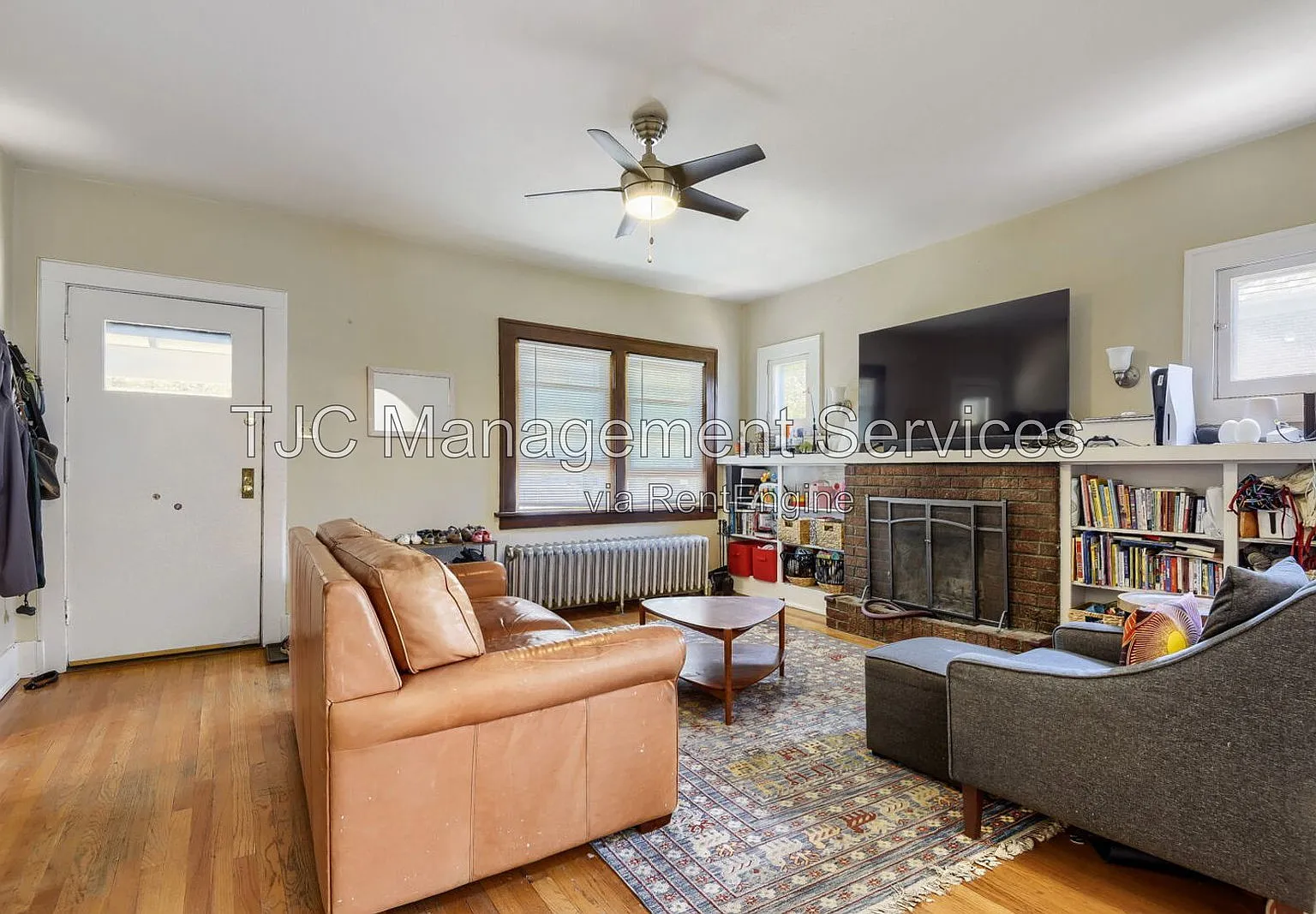 3 bed, 2.0 bath, 2069 sqft, $2,695 — Photo 3