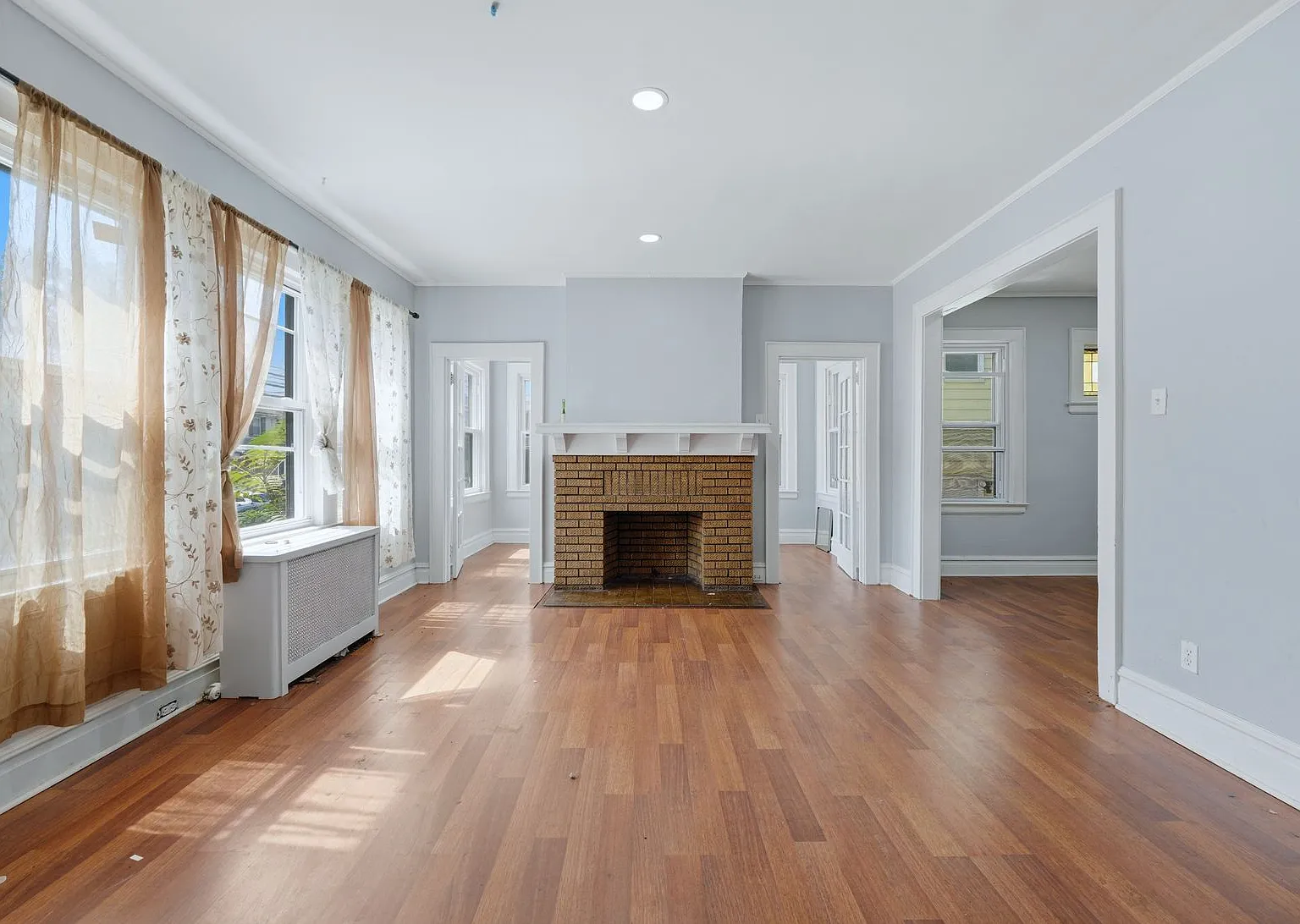 2 bed, 2500 sqft, $2,050 — Photo 4