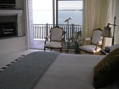 4th image of 39 Bay Ave