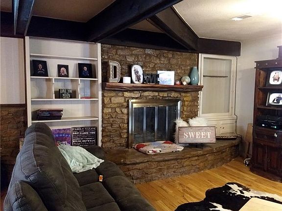 5th image of 602 Austin Dr