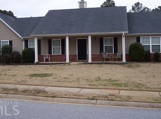 1 Saint Charles Pl, Grantville, GA 30220