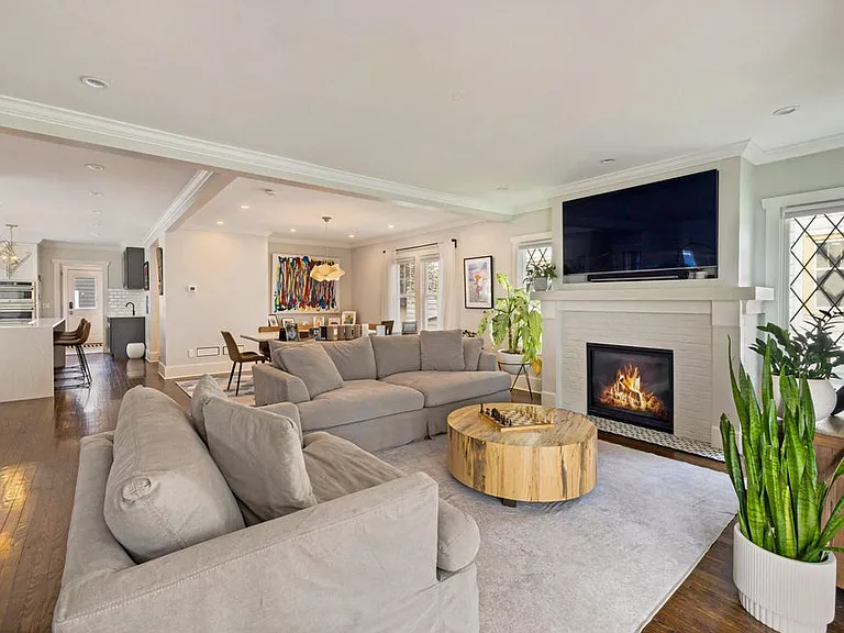 Bright & Sunny Living Room