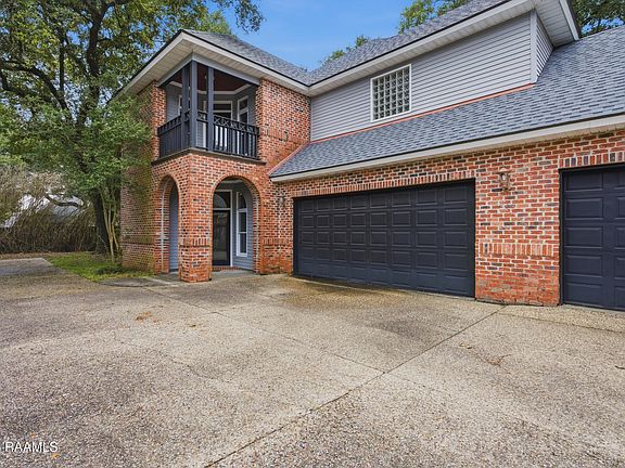 2nd image of 308 Trailwood Ln