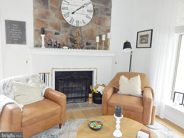 339 Green Meadow Ln — Photo 4