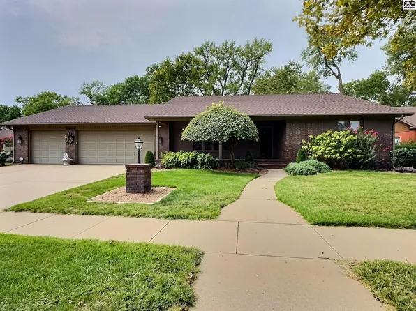 3 Tanglewood Ln, Hutchinson, KS 67502
