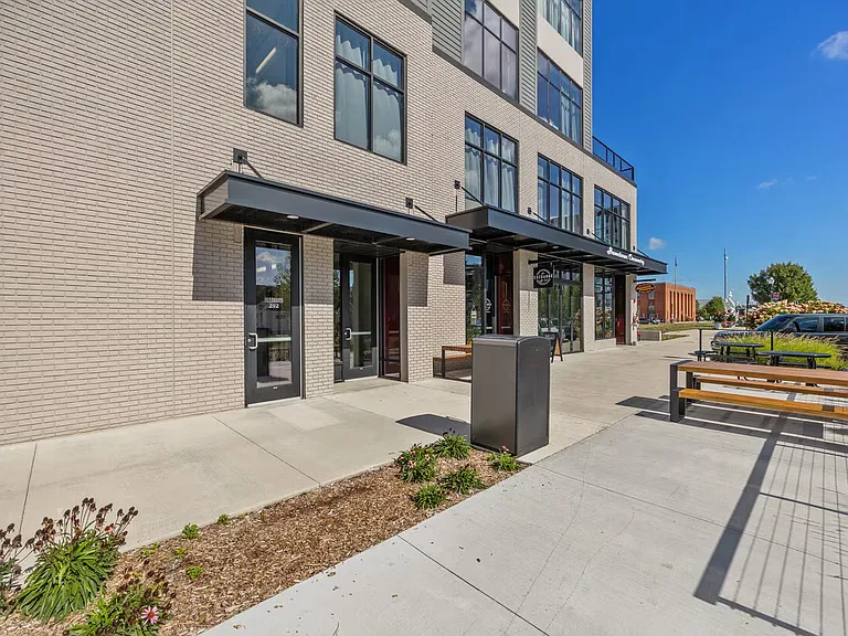 The Leonard Luxury Apartments — Photo 19