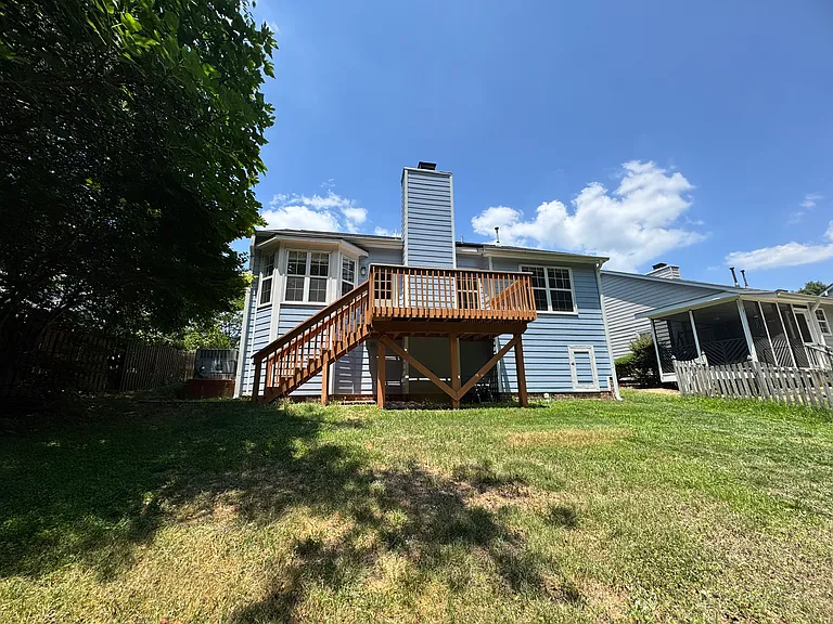 1004 Starkland Way — Photo 23