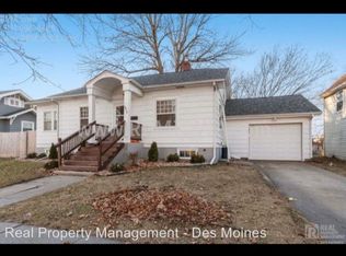 1012 10th St, Nevada, IA 50201