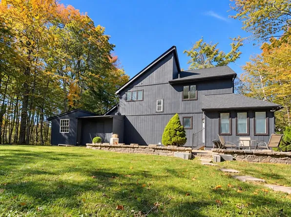 6361 Cherokee Trl, Tobyhanna, PA 18466