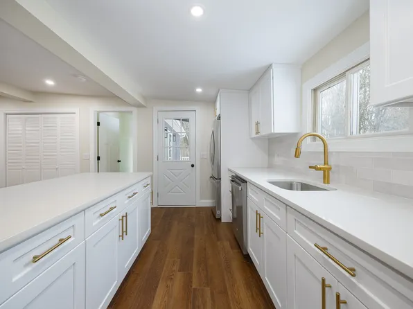 534 River Rd, Rhinebeck, NY 12572