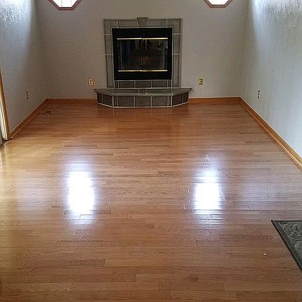 Family Room w/ fireplace