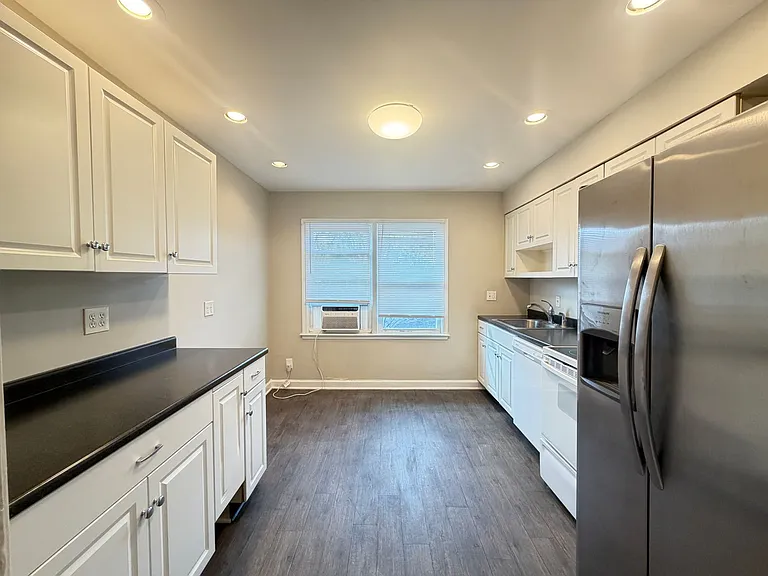 2912 Moran Pl — Photo 5