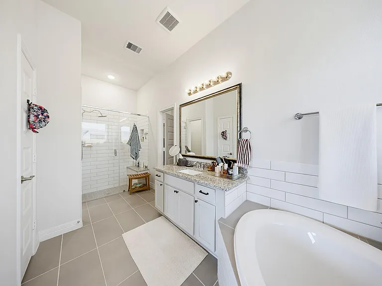 1618 Homewood Point Ln — Photo 13