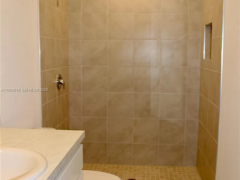 359 NE 16th St — Photo 30
