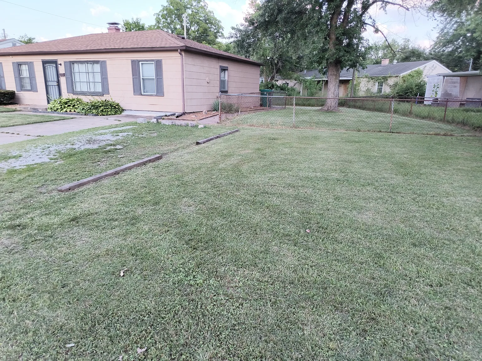 4 bed, 1290 sqft, $1,375 — Photo 3