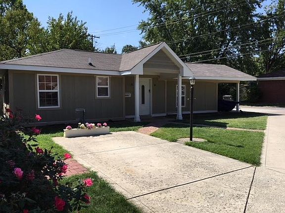 CARRIAGE HOUSE