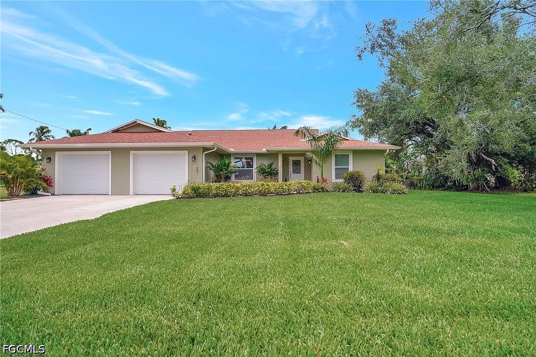 3 bed, 2.0 bath, 2231 sqft, $3,400 — Photo 1