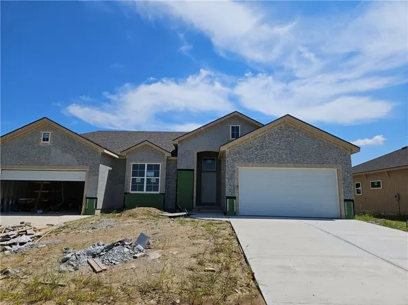14537 Amanda Ln, Basehor, KS 66007