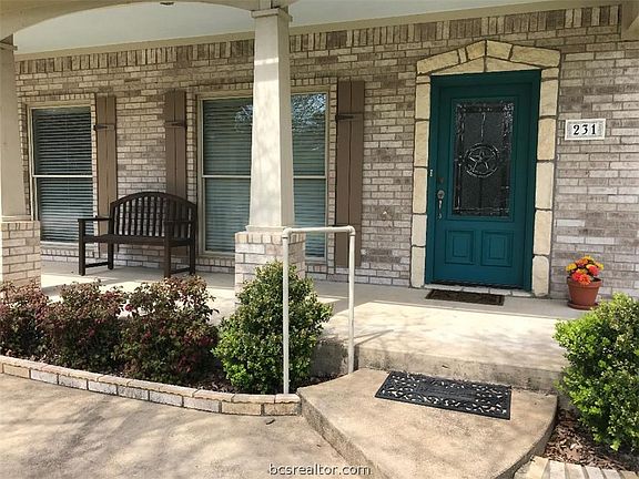 3rd image of 231 Golfview Dr N