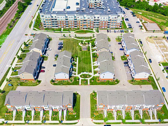 5th image of 49 Nicholas Dr W #15A