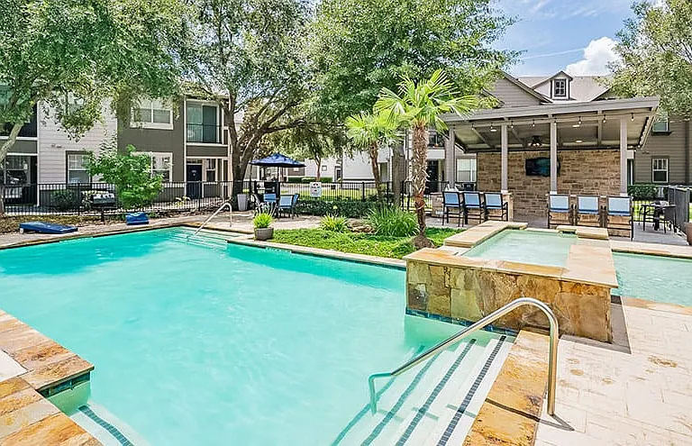 Bala Woods at Kingwood Apartments — Photo 34