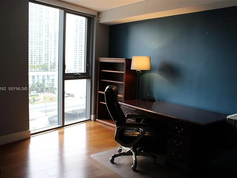 31 SE 6th St #1801 — Photo 11