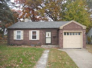 907 Garden Ln, South Bend, IN 46619