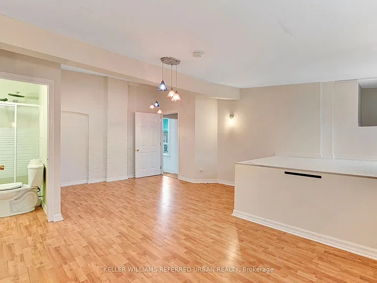 66 Dunlop St W — Photo 8
