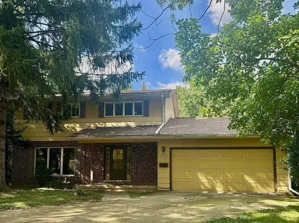 5 Miller Ct, Dekalb, IL 60115