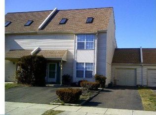 35 Belle Aire Dr, Langhorne, PA 19047