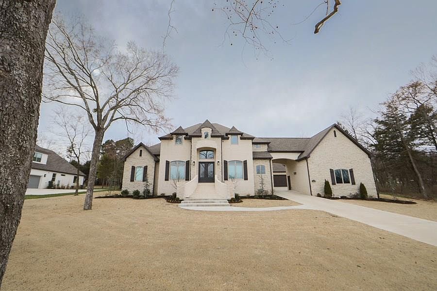 1st image of 2829 N Lubbock Ln