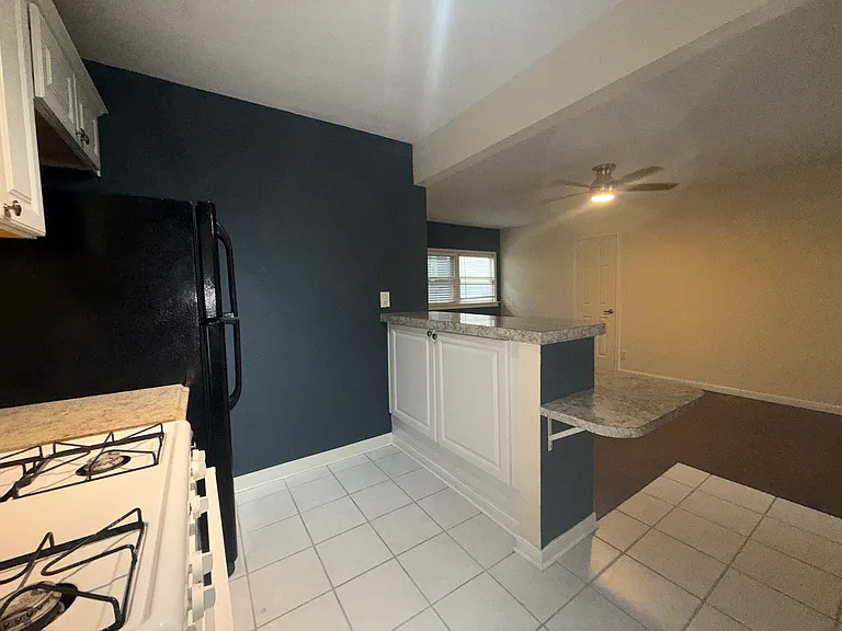709 W 26th St #5 — Photo 10