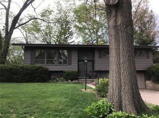 2422 Kilimanjaro Dr NE, Cedar Rapids, IA 52402