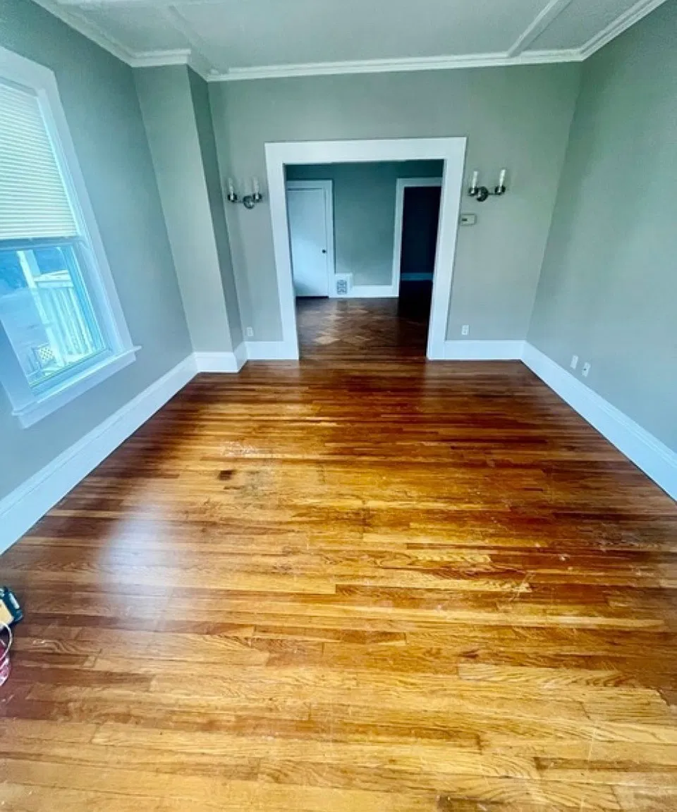 2 bed, 975 sqft, $2,300 — Photo 2