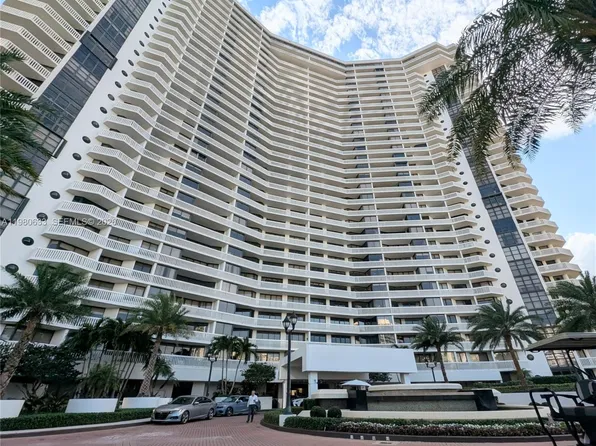 1000 W Island Blvd APT 2908, Aventura, FL 33160