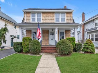 154 Rocklyn Avenue, Lynbrook, NY