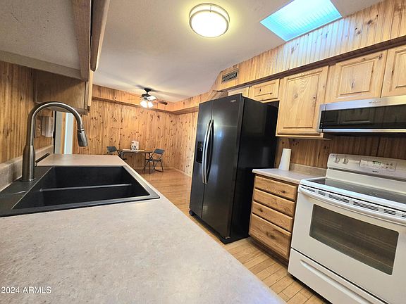 3rd image of 10078 W LANCASTER Drive