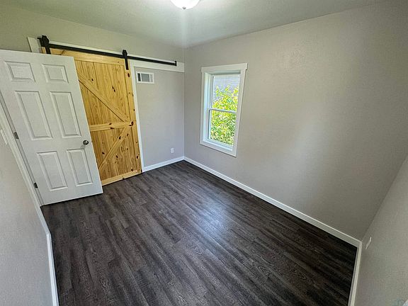 4th image of 2108 Ross St