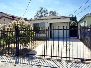 908 W School St, Compton, CA 90220