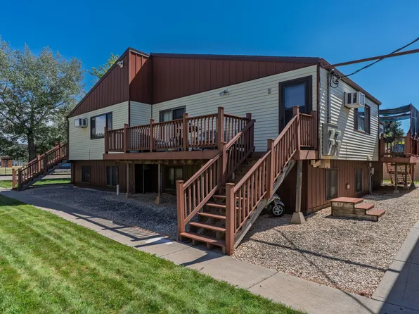 438 S 14th St, Hot Springs, SD 57747