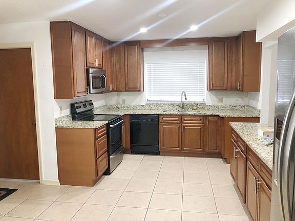 2nd image of 522 Karney Ave NE
