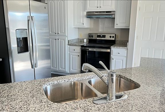 5th image of 2235 Wilmington Dr