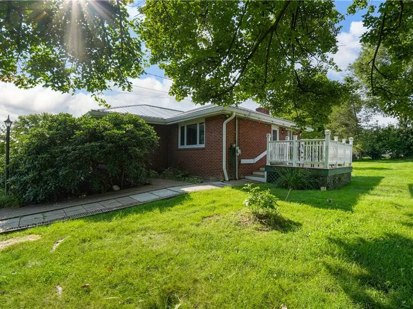 19 Armstrong St, Cheswick, PA 15024