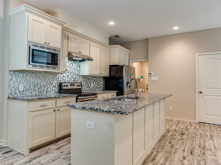 336 Austin Ave — Photo 14