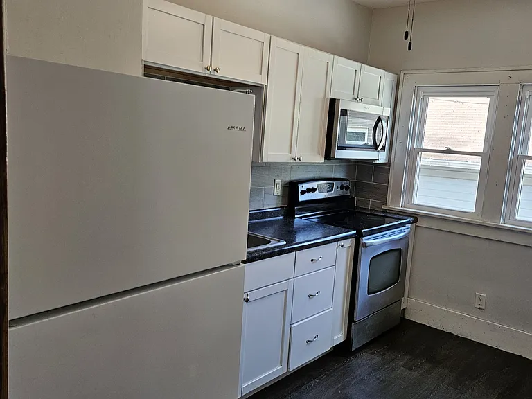 618 W Military Ave — Photo 12