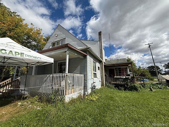 2nd image of 954 S 12th St