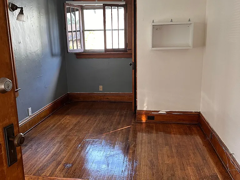 416 11th Ave SE — Photo 12